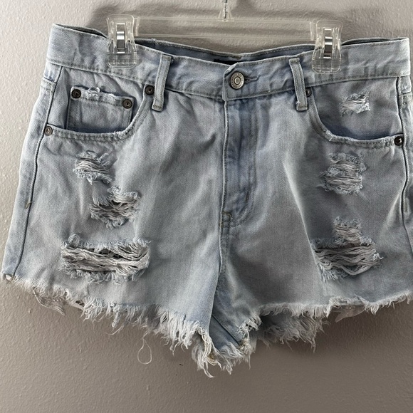 Aeropostale Women Light Blue Denim Jean Cheeky Shorts Distressed Ripped size 8 - Picture 2 of 9